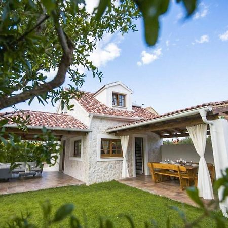 시베니크 House For Rent Leila 빌라 외부 사진