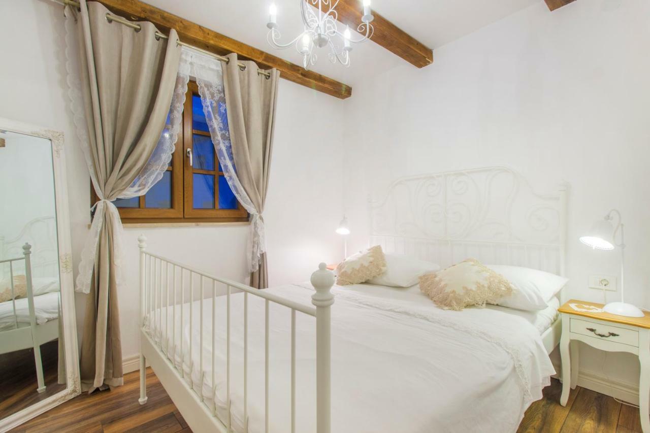시베니크 House For Rent Leila 빌라 외부 사진