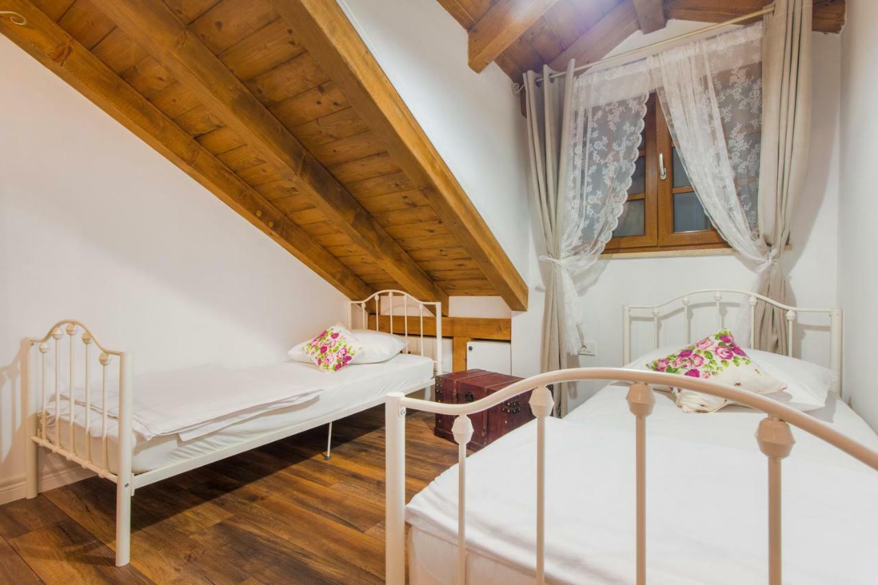 시베니크 House For Rent Leila 빌라 외부 사진